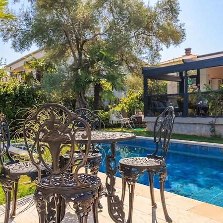 Jacaranda * Малинска