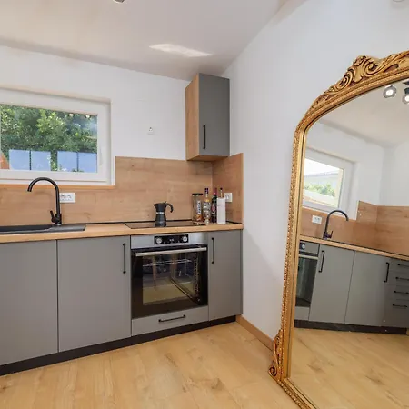 Jacaranda * Малинска